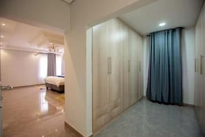 2 slaapkamers, een strijkplank/strijkijzer, wifi, beddengoed