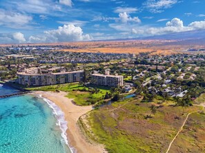 A coastal resort with beachfront properties, a marina, and a golf course. - Koa Resort 3E | Two Bedroom Condo in Kihei (Kihei)