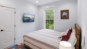 Room - New 4BR Ground-Level Home | Pool | Near Beach (Saint George Island)