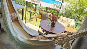 Studio – deluxe, bassengutsikt | Lanai