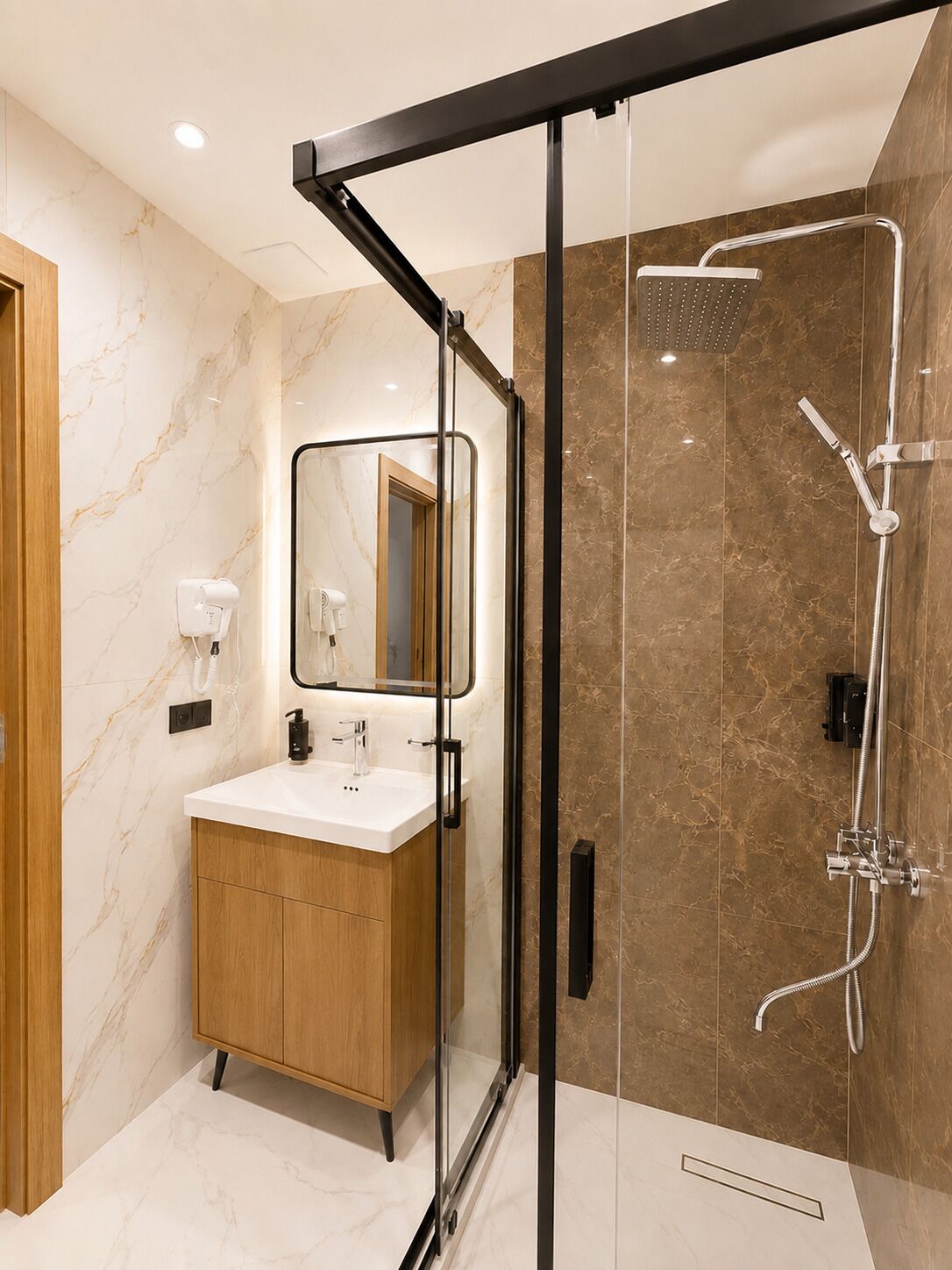 Standard-Zweibettzimmer, Stadtblick | Badezimmer