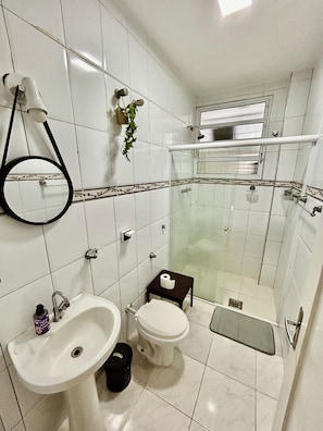 Deluxe Apartment, Balcony, City View | Bathroom - SHB - Delicioso apartamento no Guarujá (Guarujá)