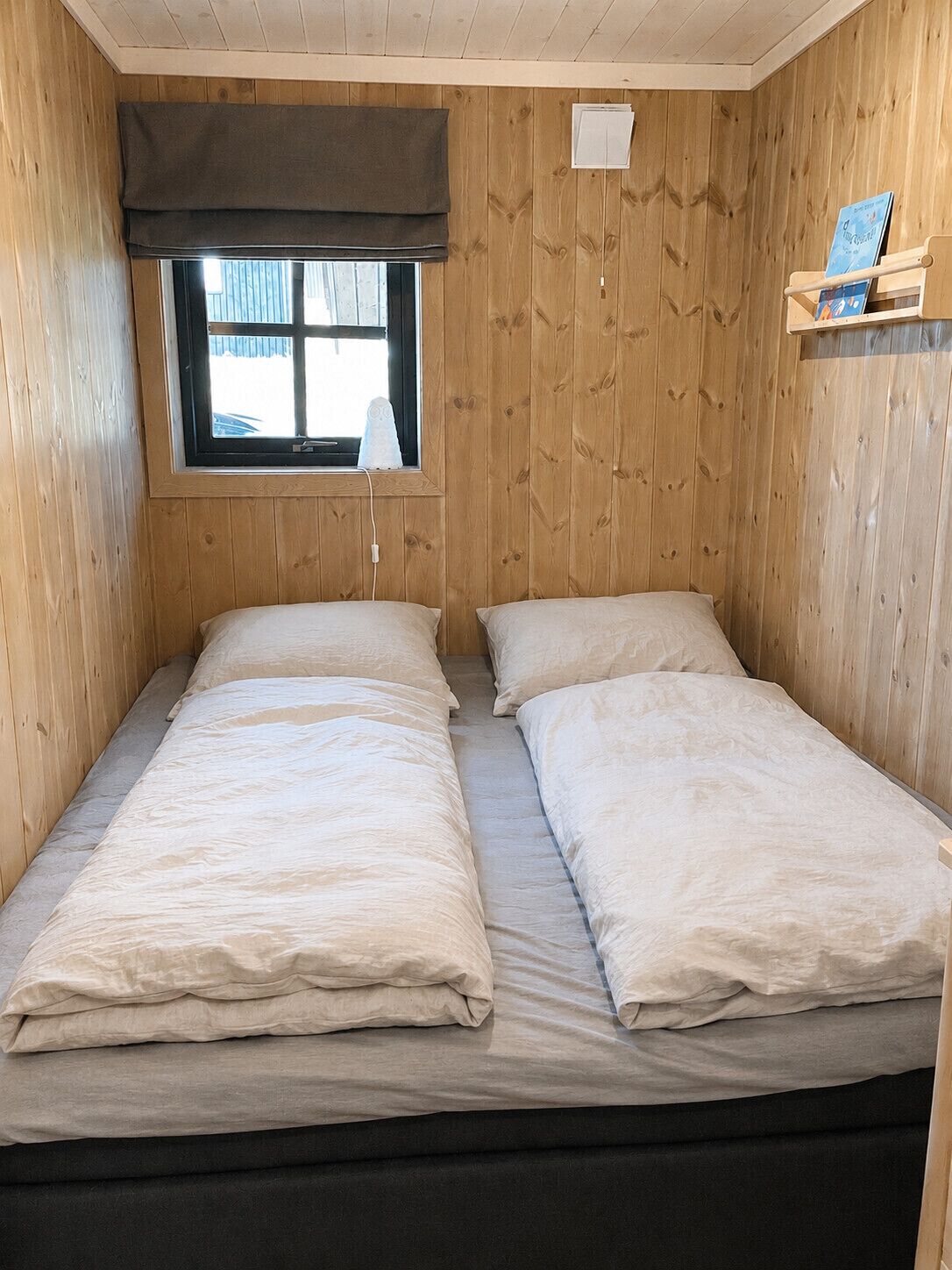 WiFi (free), bed sheets