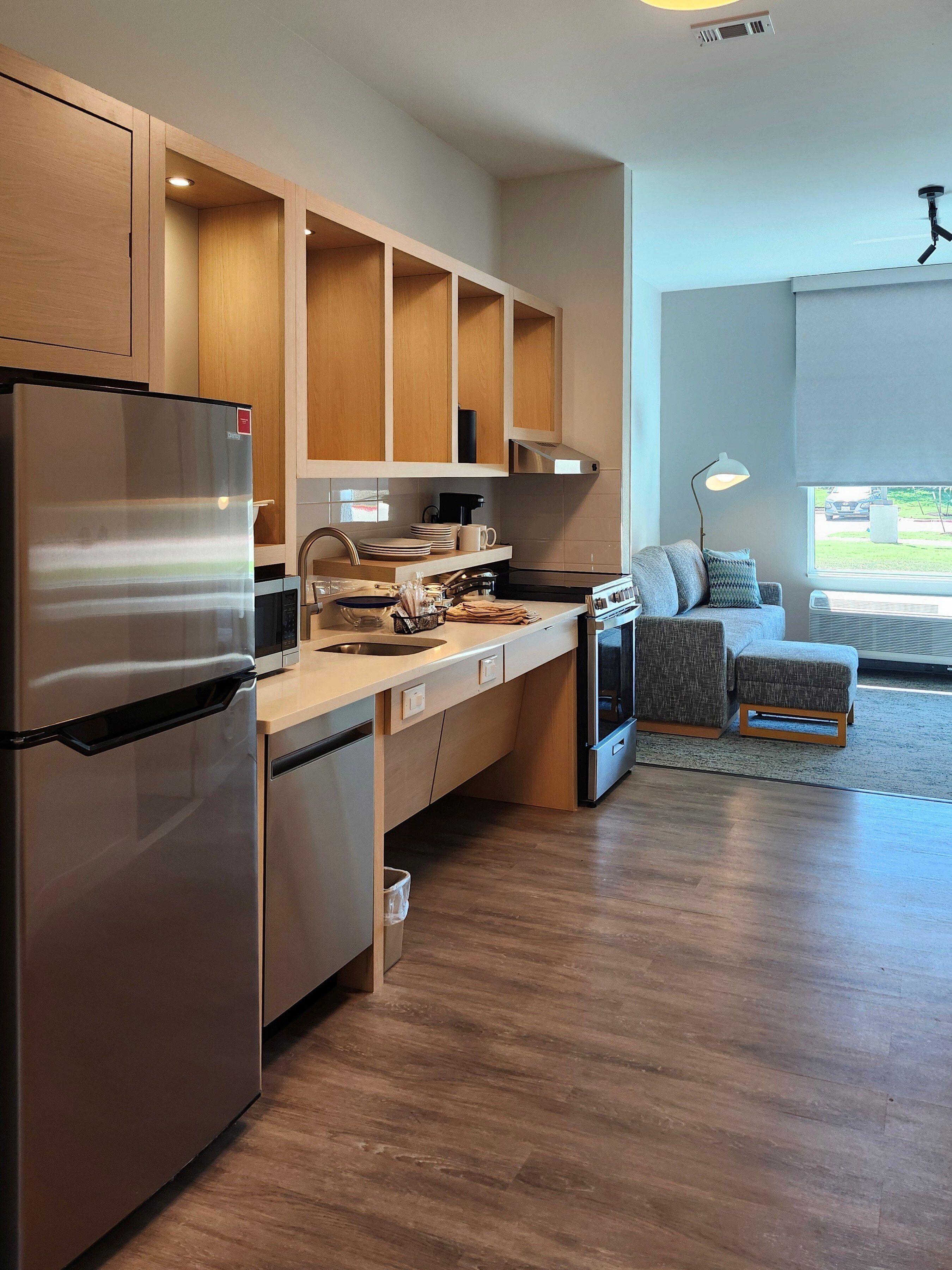 Suite, 1 Bedroom | Private kitchen
