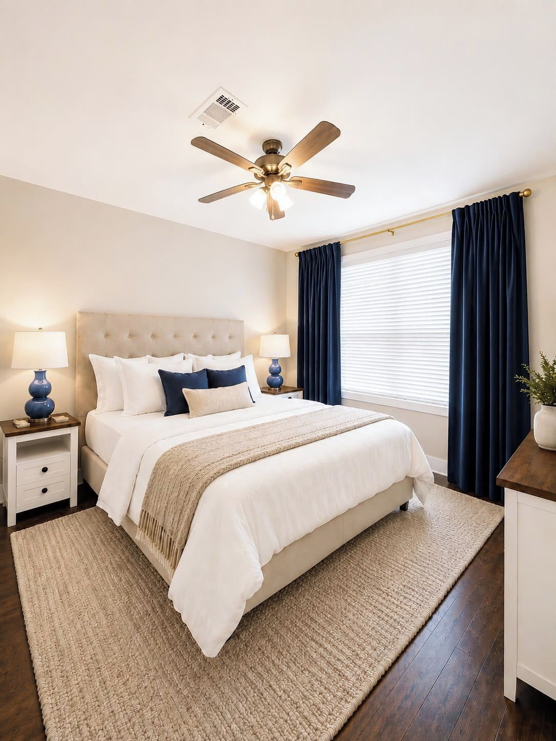 Iron/ironing board, WiFi (free), bed sheets
