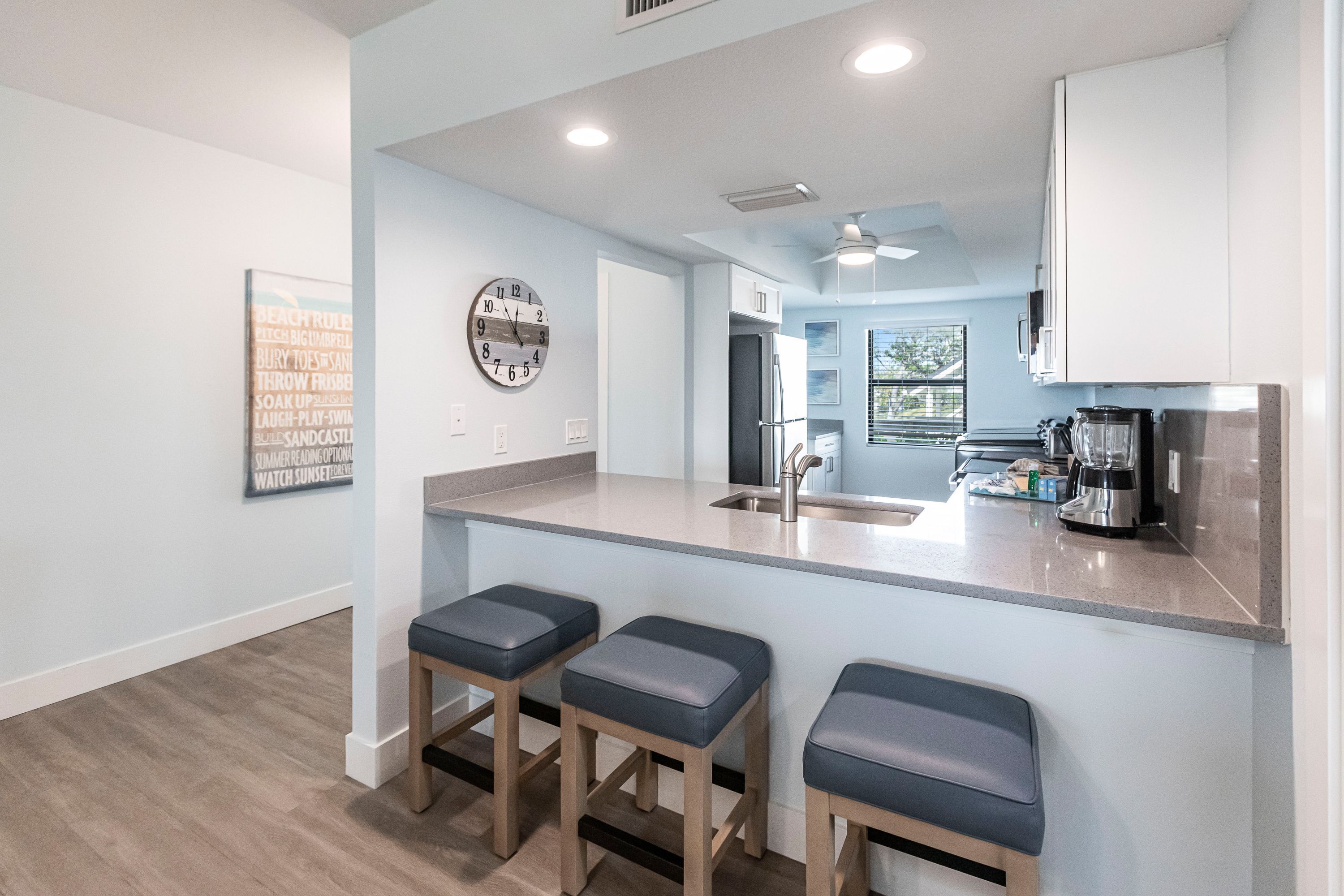 Condo, 2 Bedrooms, Balcony, Beach View | Private kitchen