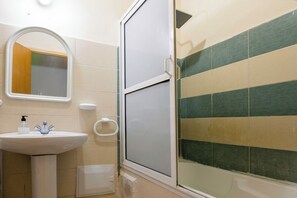 Bathroom - Vrbo Property (Marrakech)