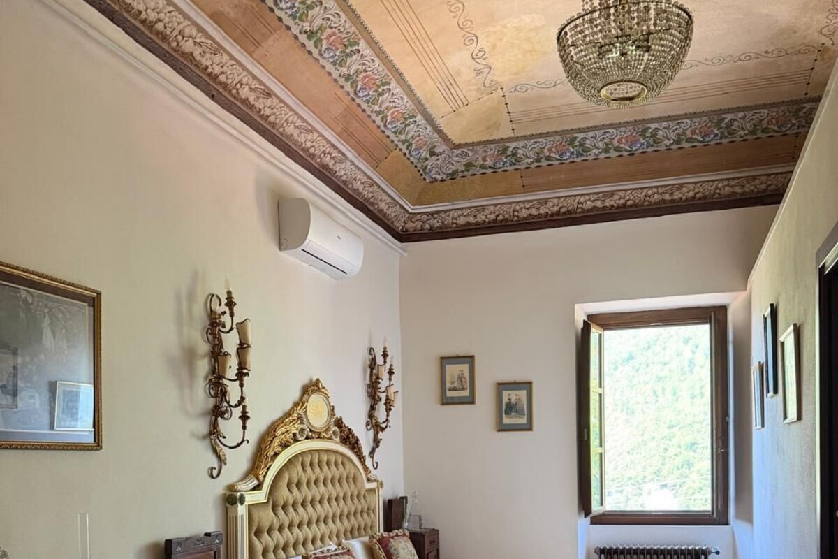 Habitación de lujo doble, 1 cama de matrimonio grande, baño privado, vistas a la montaña | Wifi gratis
