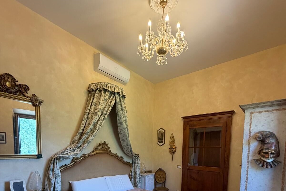 Habitación de lujo doble, 1 cama de matrimonio, patio, vistas a la montaña | Wifi gratis