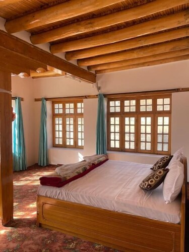 Labrang Homestay