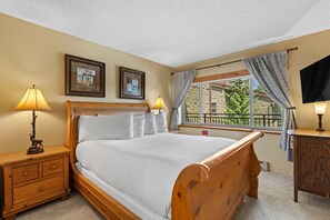 Room - 2BR Breckenridge Retreat | River Views, Pool & Hot Tubs Near Ski Lift (Breckenridge)