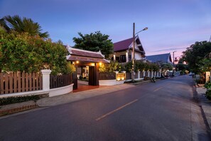 Unclassified image, 3 of 44, button - La Palm Luang Prabang (Luang Prabang)