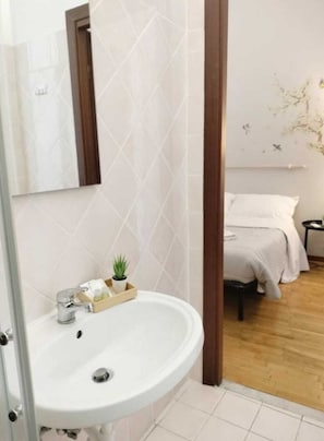 Standard Double Room | Bathroom - Room Aurea Guest House (Roma)