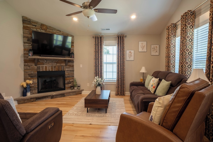 The Sweet Retreat Is An Amazing 3-bed/3 Bath Home In Concord, Nc! - Concord, NC