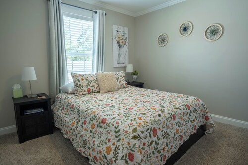 The Sweet Retreat is an amazing 3-bed/3 bath home in Concord, NC!
