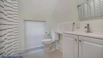 Free toiletries, towels, toilet paper