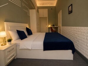 Desk, laptop workspace, free WiFi - Lunera Hotel Baku (Bakı)