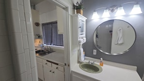 Unclassified image, 4 of 23, button - Private Apt, Full Kitchen and Air conditioning (Springerville)