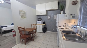 Unclassified image, 5 of 23, button - Private Apt, Full Kitchen and Air conditioning (Springerville)