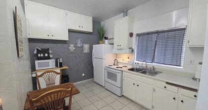 Private Apt, Full Kitchen, Starlink, AC, TV and more...