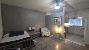 Unclassified image, 3 of 23, button - Private Apt, Full Kitchen and Air conditioning (Springerville)