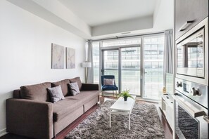 Interior - Premium 1BR 1Bath w/parking next to Scotiabank Arena (Toronto)