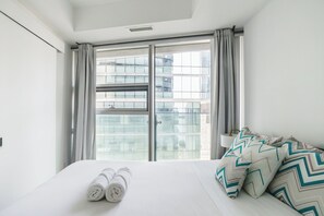 Room - Premium 1BR 1Bath w/parking next to Scotiabank Arena (Toronto)