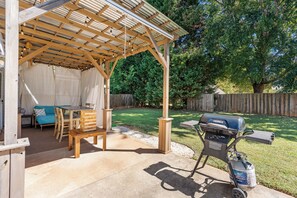 Outdoor dining - Charming & Quiet House 3BD  in the heart of Greenville, SC (Greer)