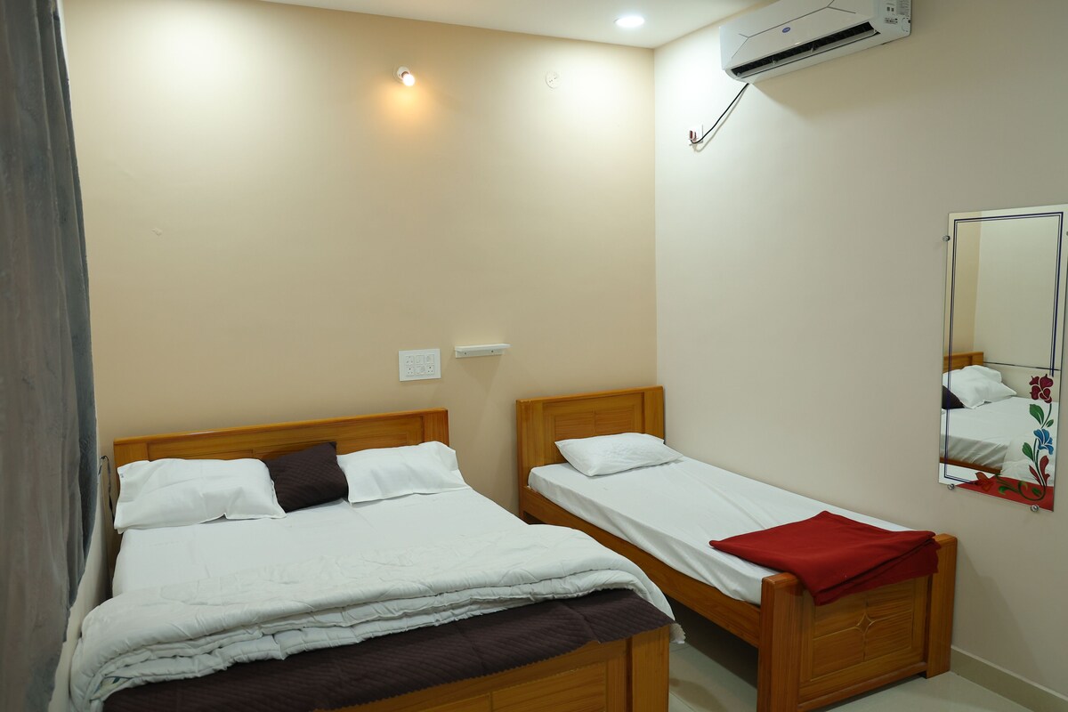 Laptop workspace, iron/ironing board, WiFi (free)