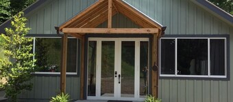 Breezy Outlook - Mountain View Cabin