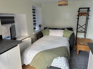 Bügeleisen/Bügelbrett, WLAN, Bettwäsche