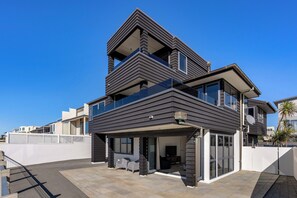 Exterior - Sunbrae Sands - Mount Maunganui Holiday Homes (Mount Maunganui)