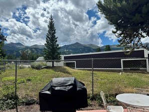 Outdoor dining - BreckenRoost - Prime town/Ski location! (Breckenridge)