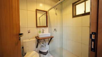 Comfort Triple Room | Bathroom