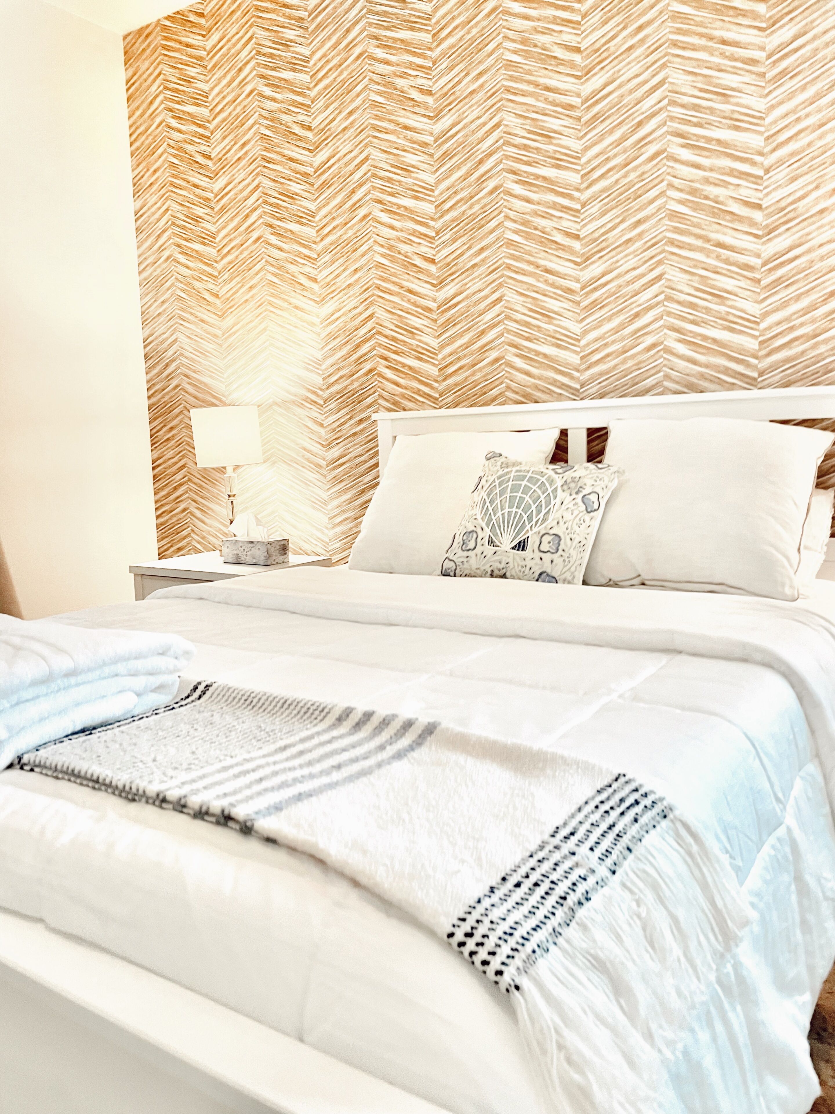 Iron/ironing board, WiFi, bed sheets