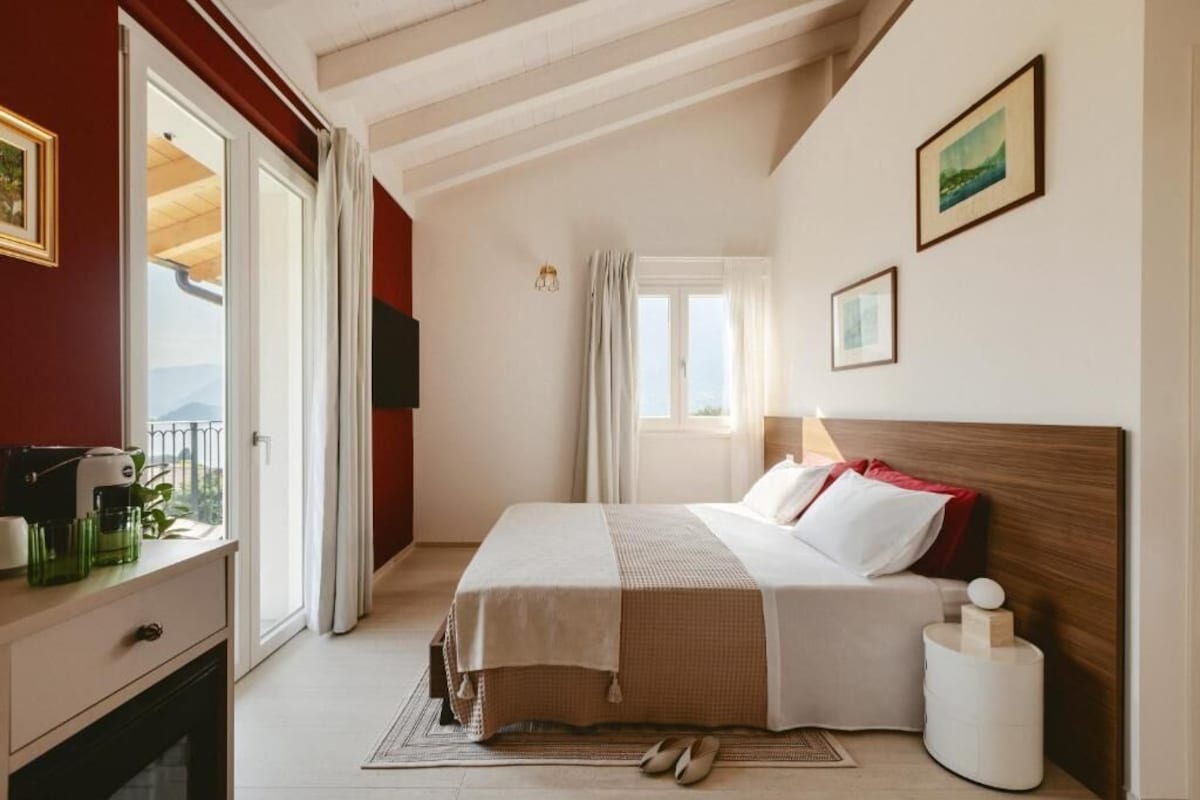 In-room safe, blackout curtains, free WiFi