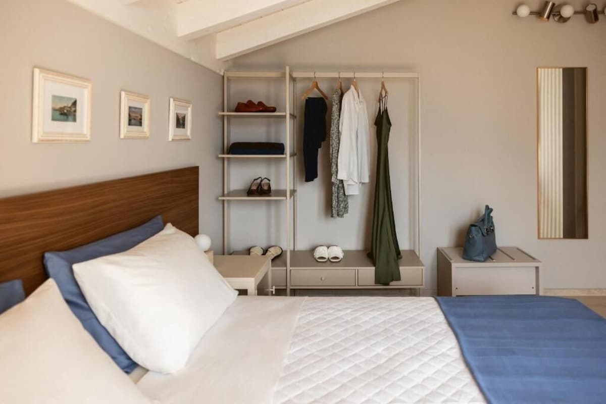 In-room safe, blackout curtains, free WiFi