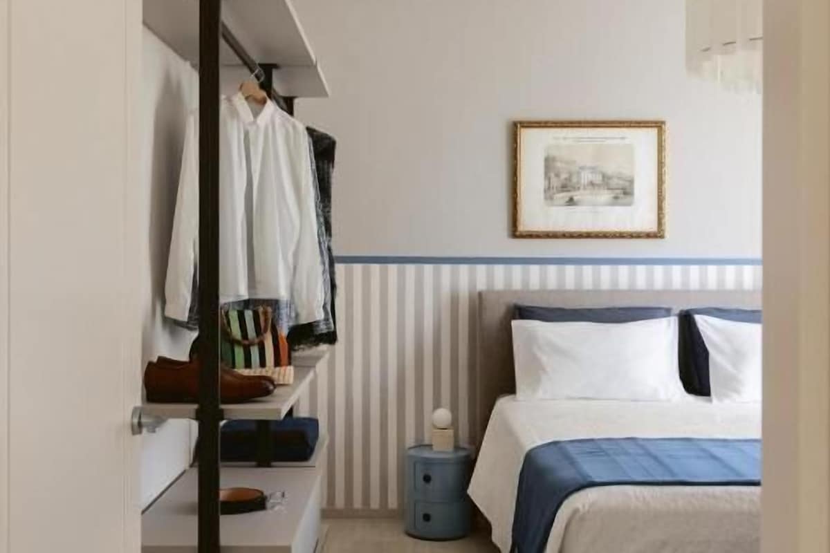 In-room safe, blackout curtains, free WiFi