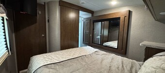 Wonderful 2-bedroom recreational vehicle with AC in Fairfield