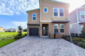 Exterior - New 6BR Family Villa with Private Pool & Game Loft near Kissimmee (Kissimmee)