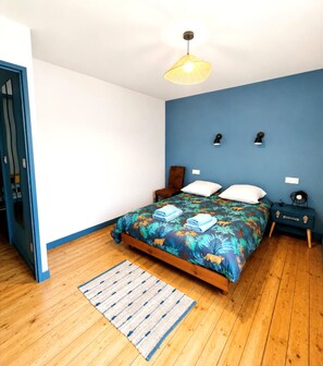 Room - Private Nature-Themed Vacation Rental Near Nantes: 2-Bedroom Apartment (Pont-Saint-Martin)