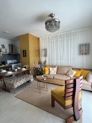 Living area - Res. Christall Apartment 2-B: Exclusive apartment with a mountain view (Santiago de los Caballeros)