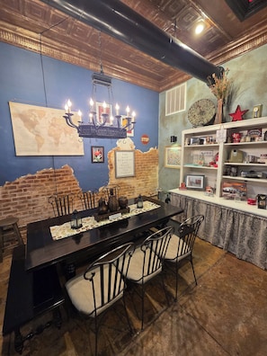 Unclassified image, 4 of 22, button - Beautiful 2-bedroom Villa w/garage on Main St. in Van Buren's historic district (Van Buren)