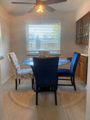 Unclassified image, 3 of 17, button - Marvelous 3-bedroom house in friendly Cleveland neighborhood (Cleveland)
