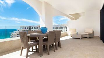 Suite Luxury, vista oceano | Ristorazione all'aperto