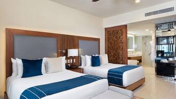 Suite Luxury, vista oceano | Una cassaforte in camera, una scrivania, postazione laptop