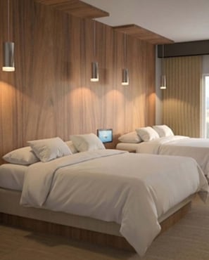Escritorio, espacio para trabajar con laptop y cortinas blackout 