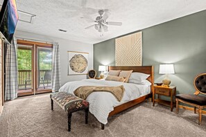3 bedrooms, iron/ironing board, WiFi, bed sheets - Tranquil 3-bedroom cabin, Hot Tub, Arcade, Minutes from Dollywood, Pets welcome. (Sevierville)