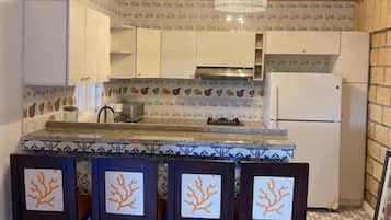 Orange Apartment, Balcony, Mountain View | Private kitchen
