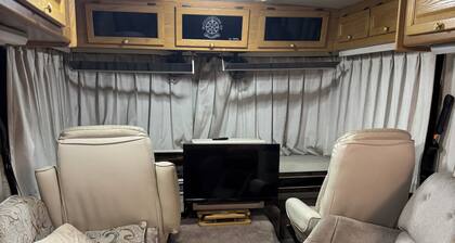 Charming 1-bedroom recreational vehicle with AC in Fairfield